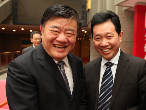 2013年4月,第十三届全国人大常委会副委员长陈竺亲切会见学校理事长李顺兴