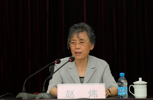 周总理生前秘书、全国政协原副秘书长赵炜在黄河交通学院作主题报告